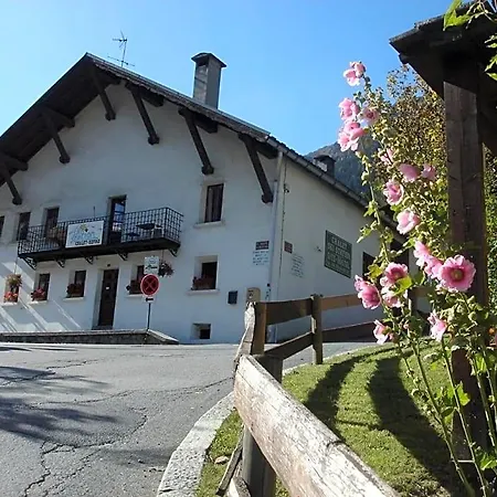 Chalet-ski-station Hostel *